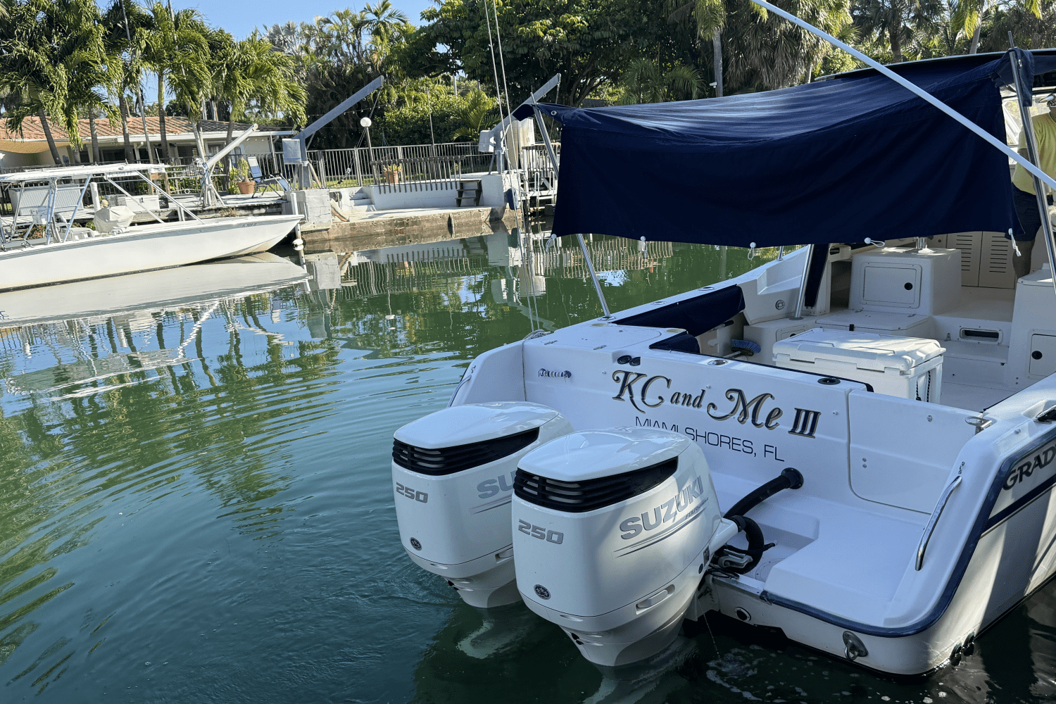 Slide: The Image of Grady-White Marlin 300 2001 - 5