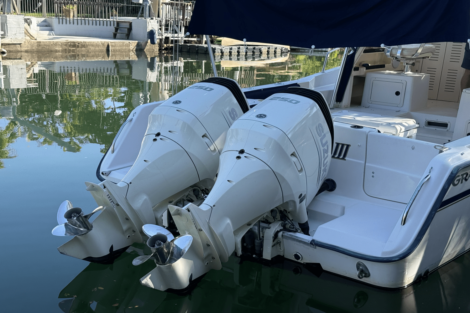 Slide: The Image of Grady-White Marlin 300 2001 - 6