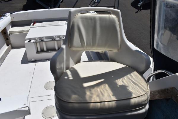 Slide: The Image of Captain's chair on a 1987 Grady-White Offshore 24 boat. - 36