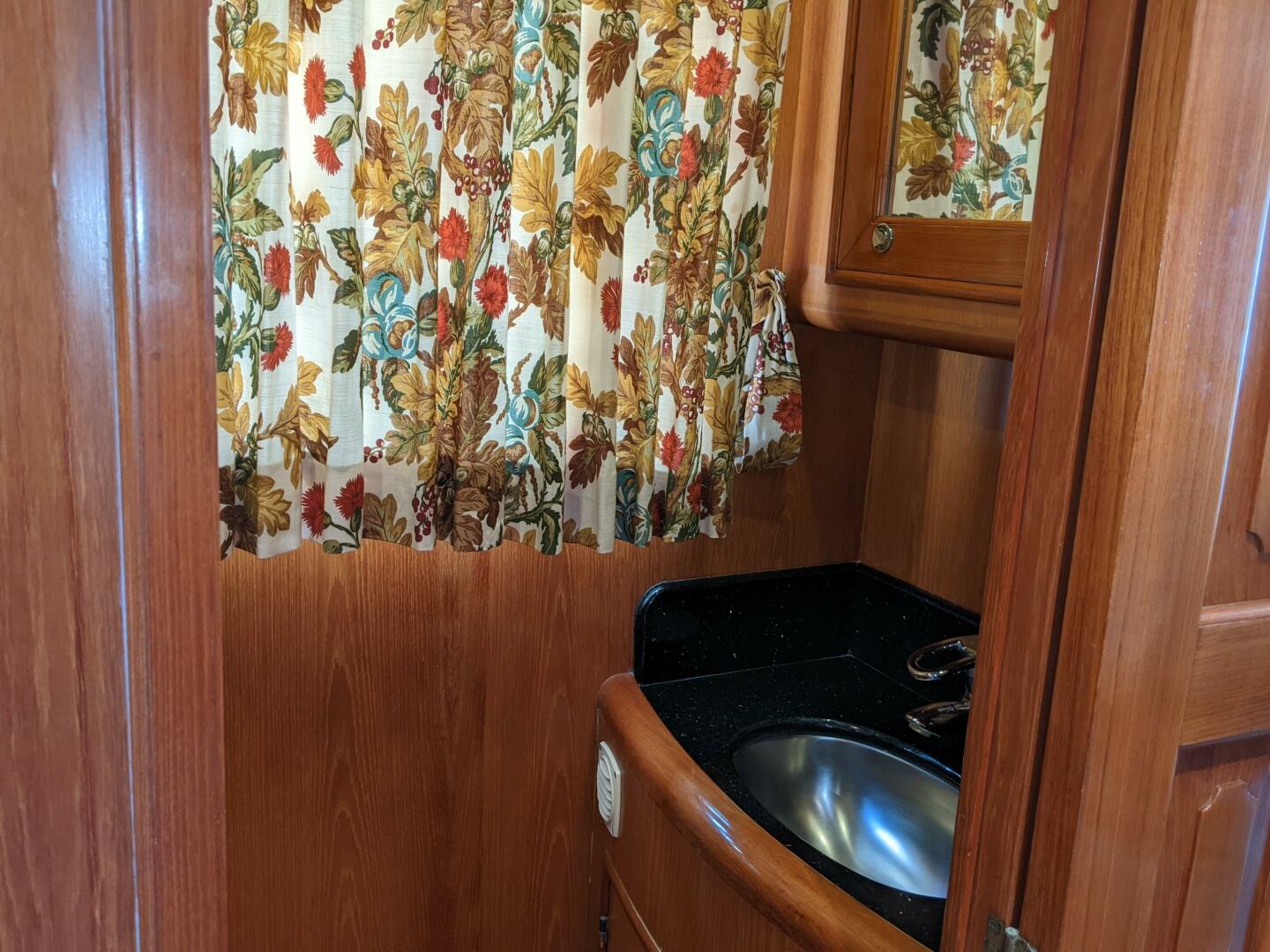 Slide: The Image of Grand Alaskan 60 Pilothouse 1999 - 4348970