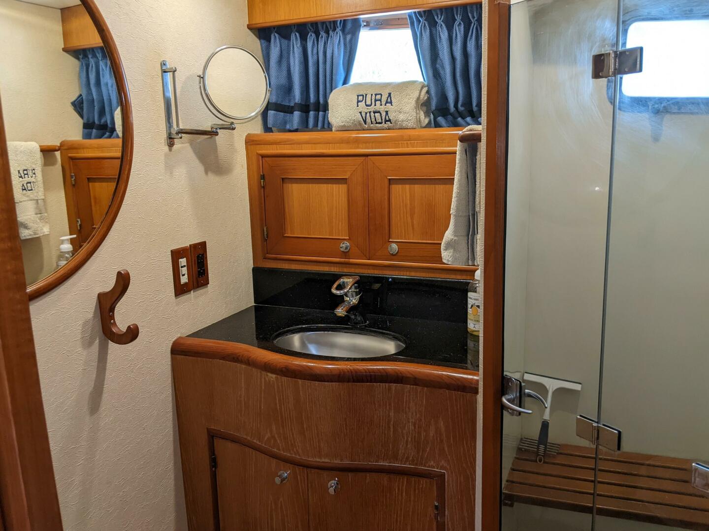 Slide: The Image of Grand Alaskan 60 Pilothouse 1999 - 4349160