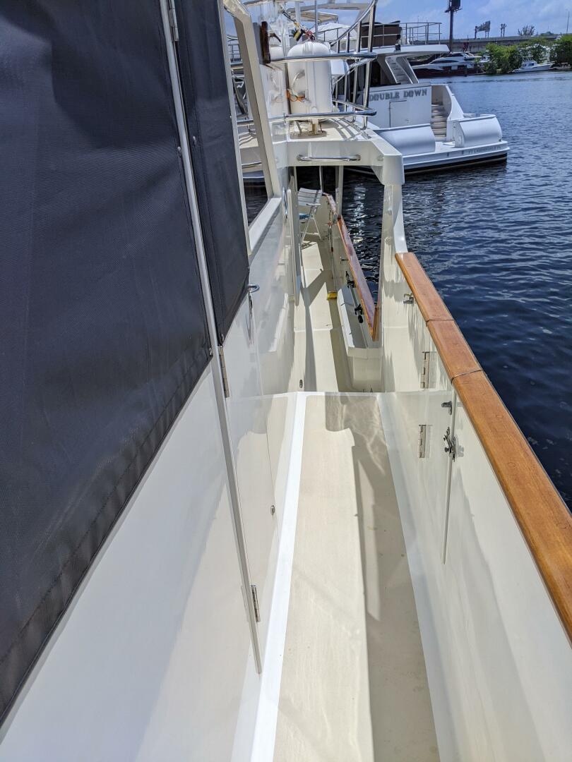 Slide: The Image of Grand Alaskan 60 Pilothouse 1999 - 4348999