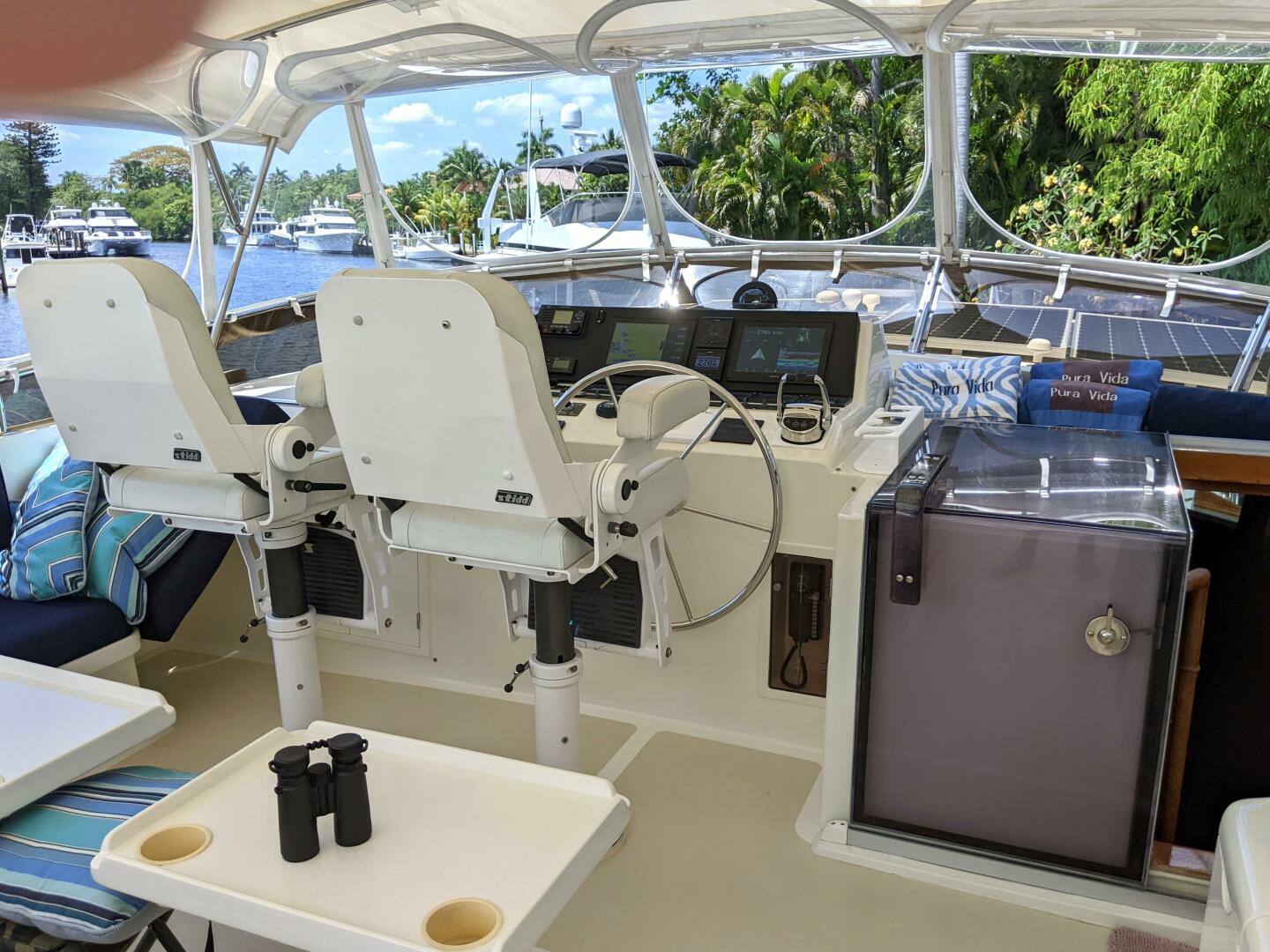 Slide: The Image of Grand Alaskan 60 Pilothouse 1999 - 4348990