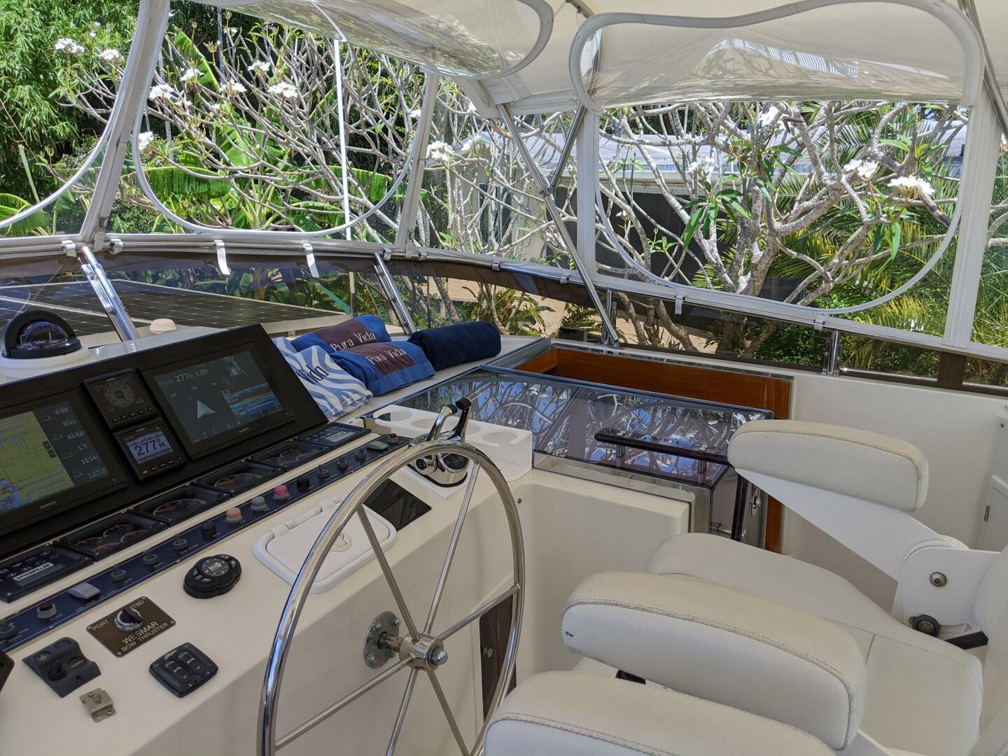 Slide: The Image of Grand Alaskan 60 Pilothouse 1999 - 4349005