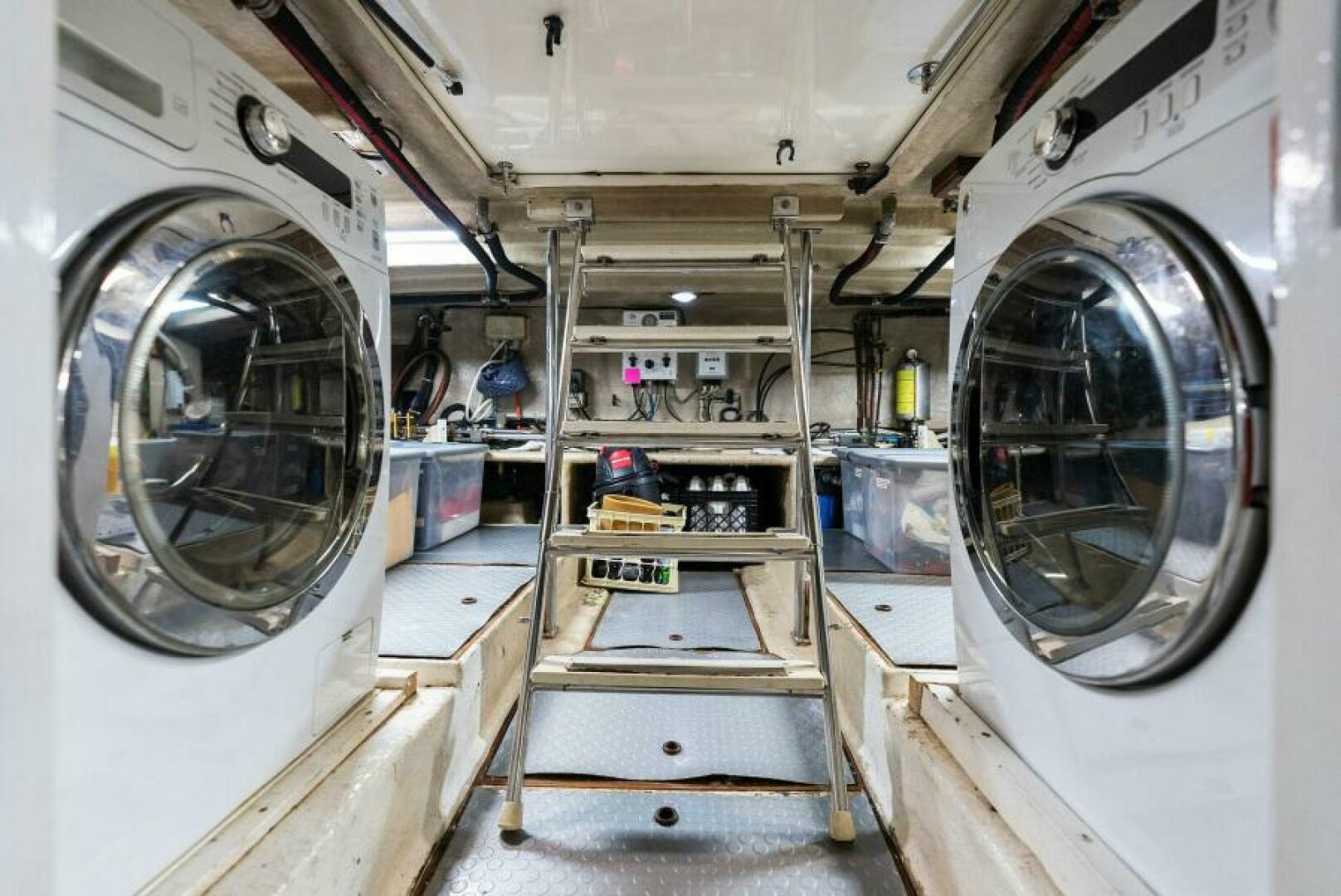 Slide: The Image of 2001 Grand Alaskan 64 Pilot House - 5433984