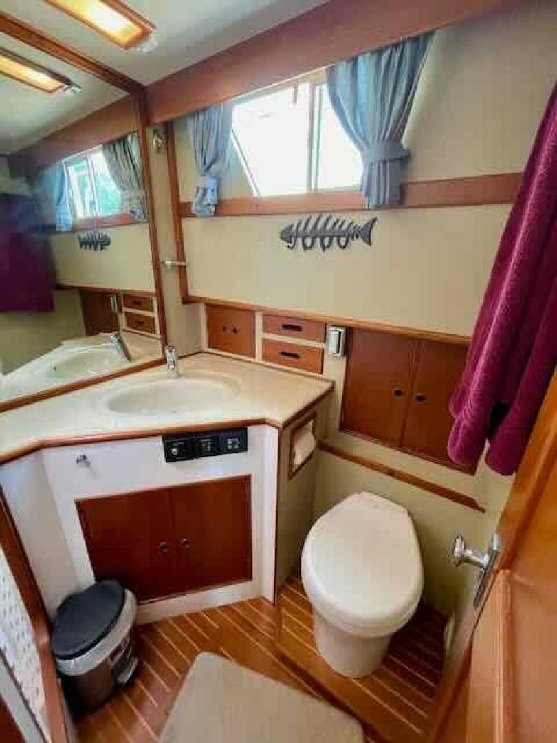 Slide: The Image of Grand Banks 2 Stateroom 46 Classic 1989 - 3420639
