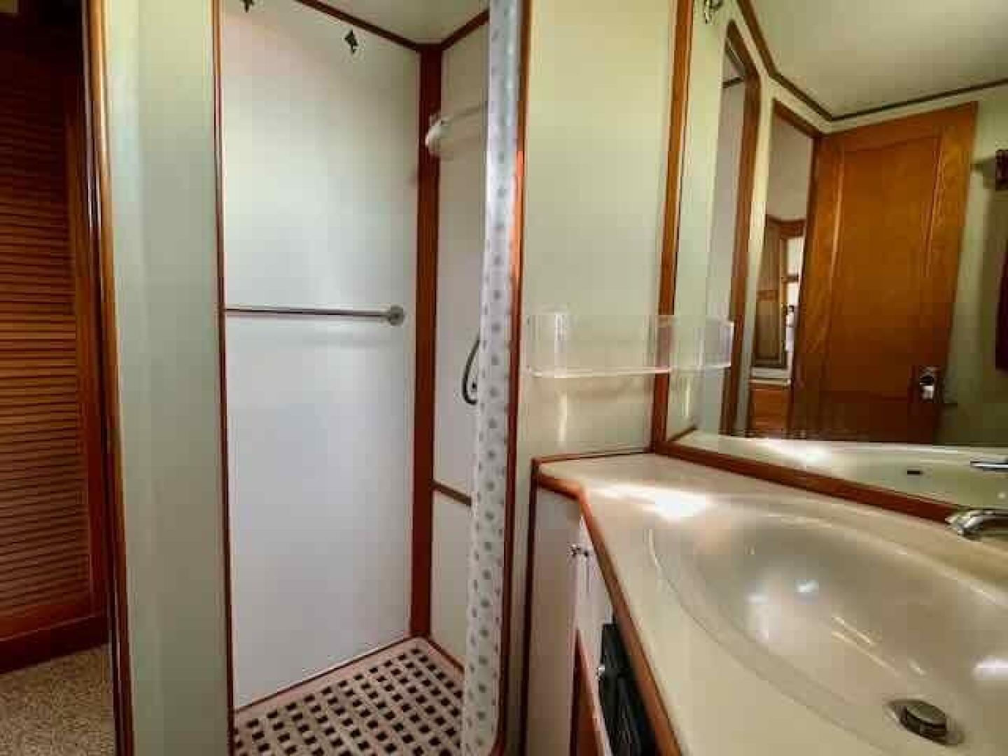 Slide: The Image of Grand Banks 2 Stateroom 46 Classic 1989 - 3420641
