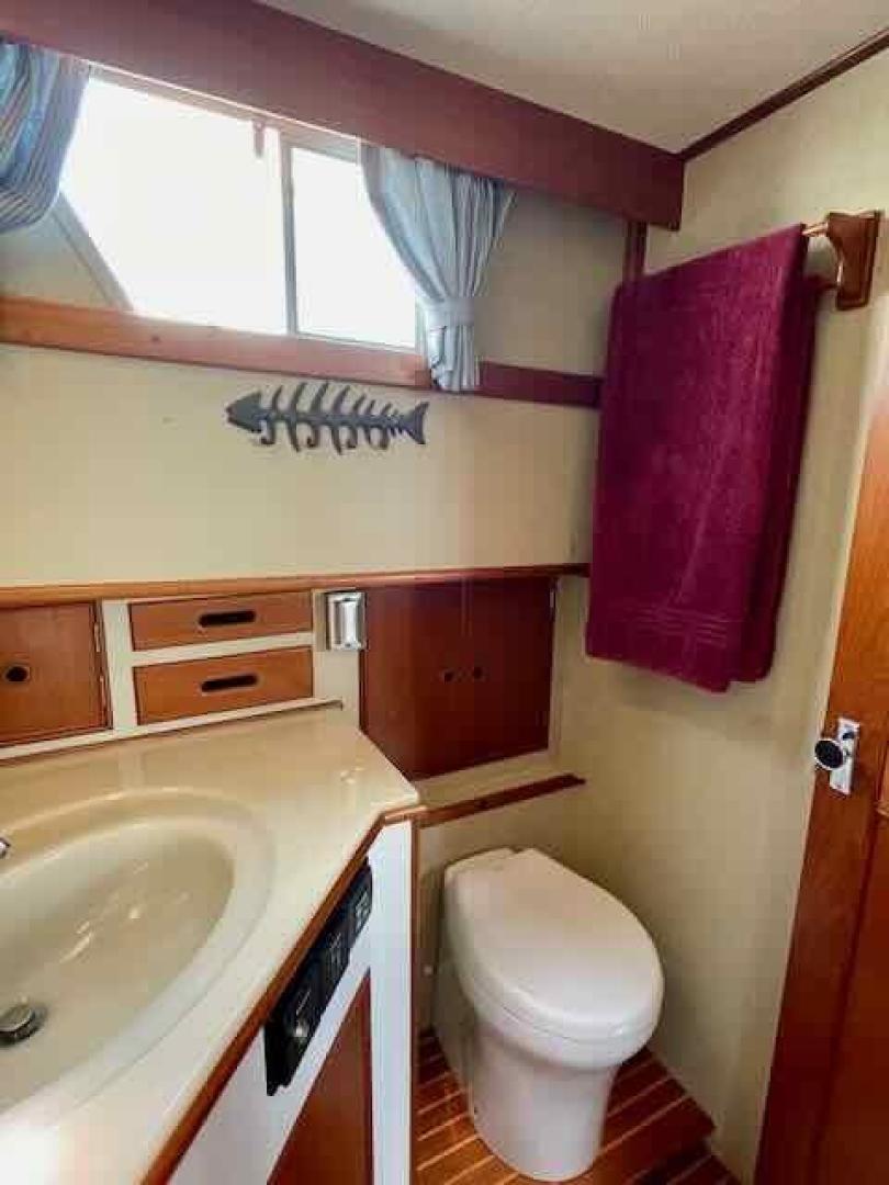 Slide: The Image of Grand Banks 2 Stateroom 46 Classic 1989 - 3420643