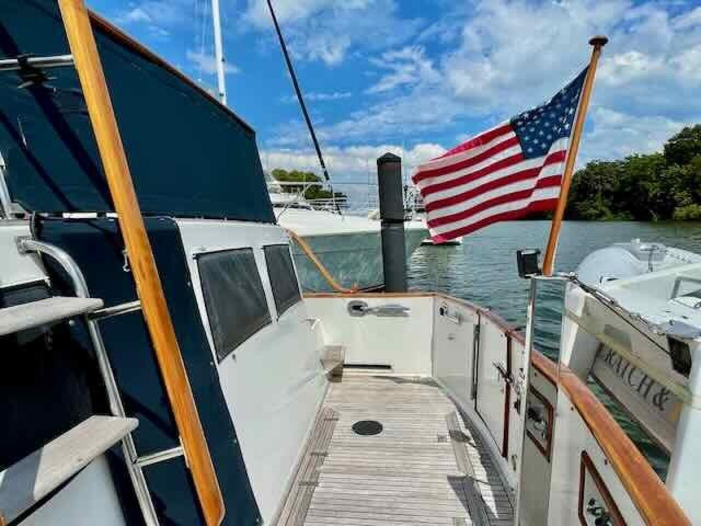 Slide: The Image of Grand Banks 2 Stateroom 46 Classic 1989 - 3420553