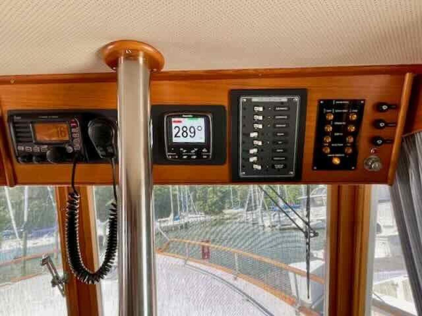 Slide: The Image of Grand Banks 2 Stateroom 46 Classic 1989 - 3420596