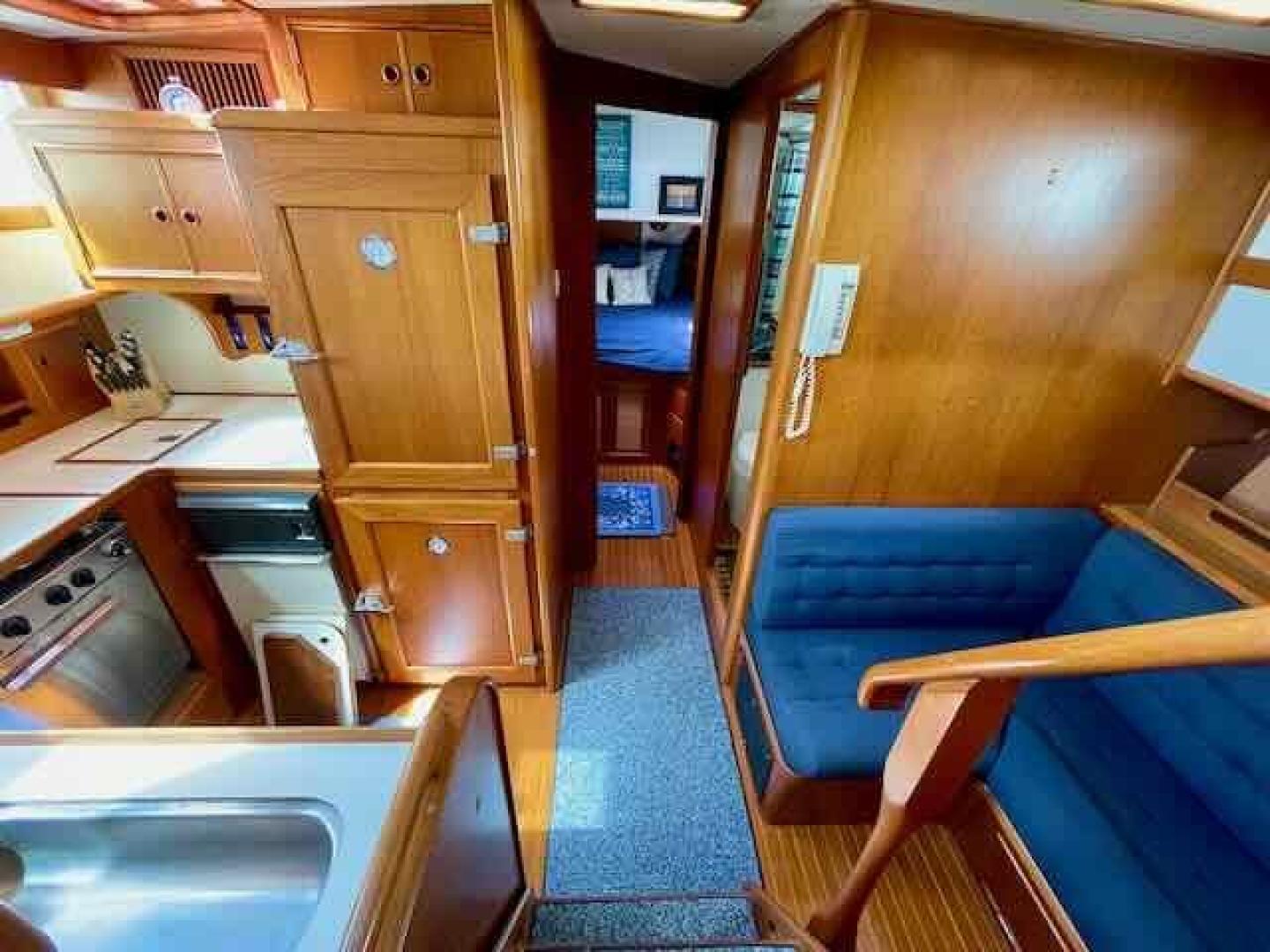 Slide: The Image of Grand Banks 2 Stateroom 46 Classic 1989 - 3420600