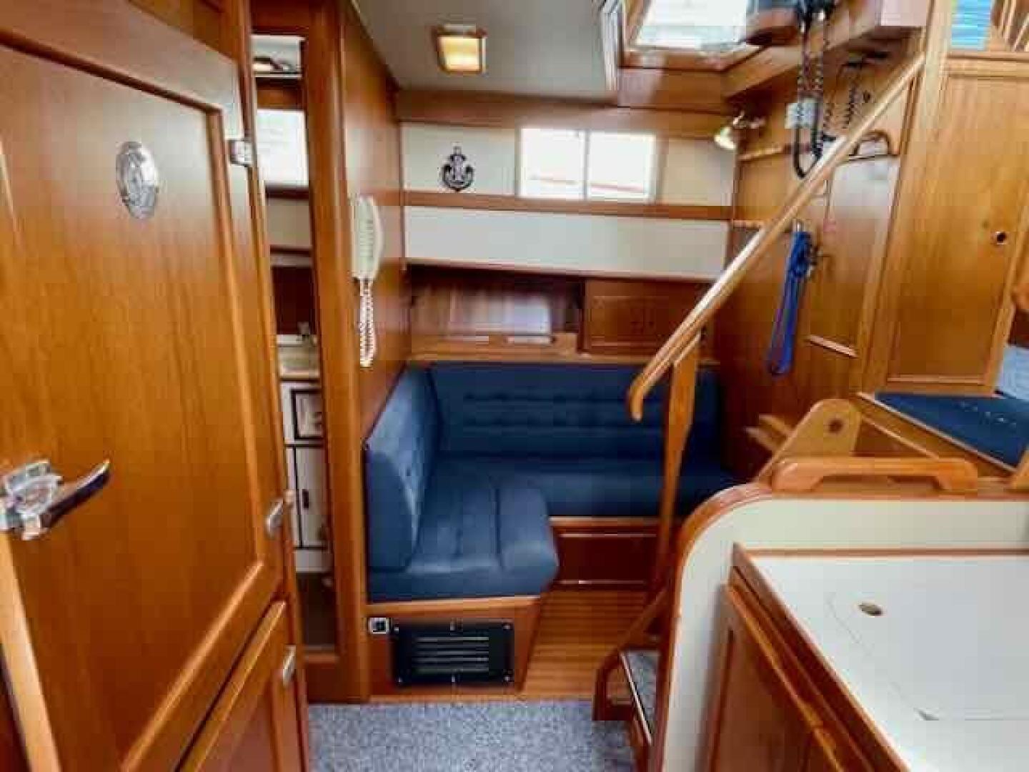 Slide: The Image of Grand Banks 2 Stateroom 46 Classic 1989 - 3420611