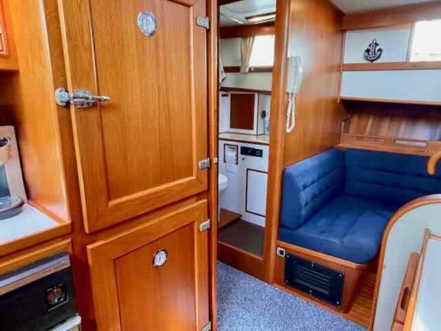 Slide: The Image of Grand Banks 2 Stateroom 46 Classic 1989 - 3420612