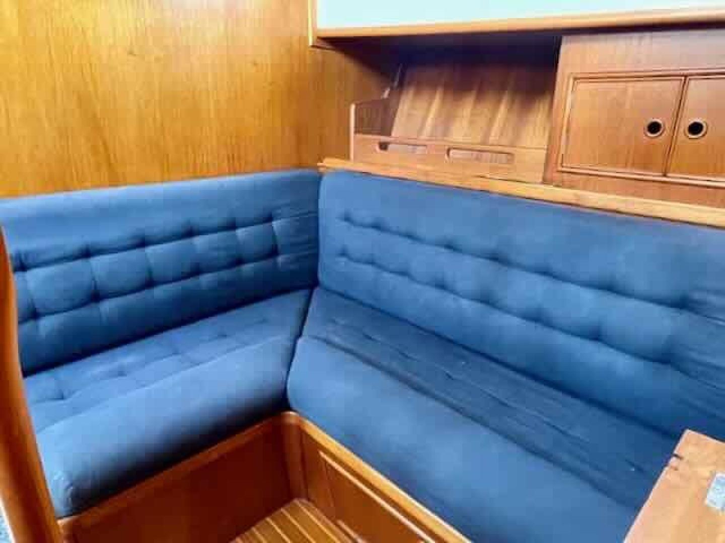Slide: The Image of Grand Banks 2 Stateroom 46 Classic 1989 - 3420615