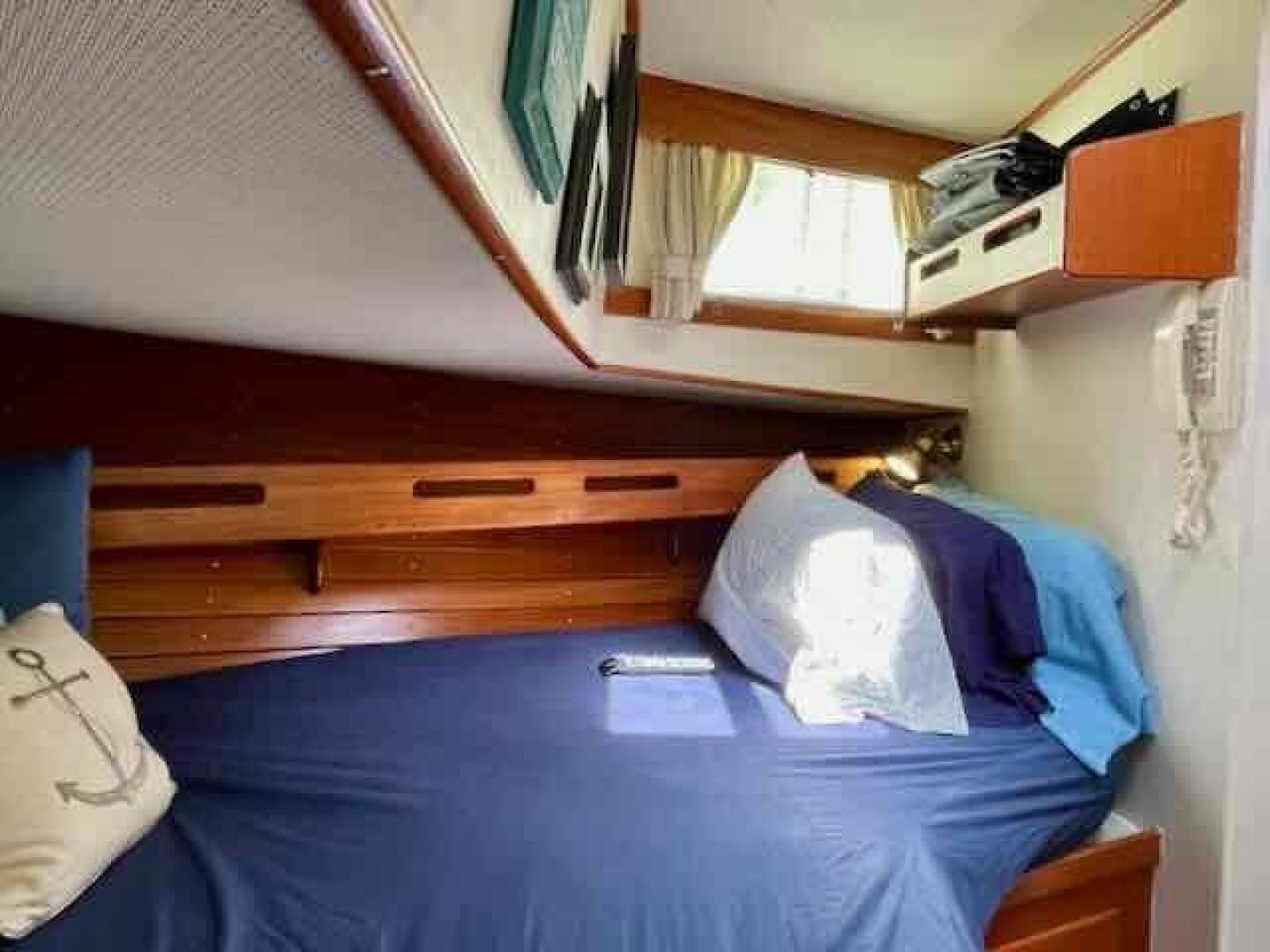 Slide: The Image of Grand Banks 2 Stateroom 46 Classic 1989 - 3420619