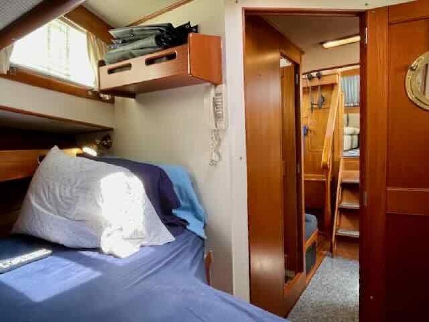 Slide: The Image of Grand Banks 2 Stateroom 46 Classic 1989 - 3420620