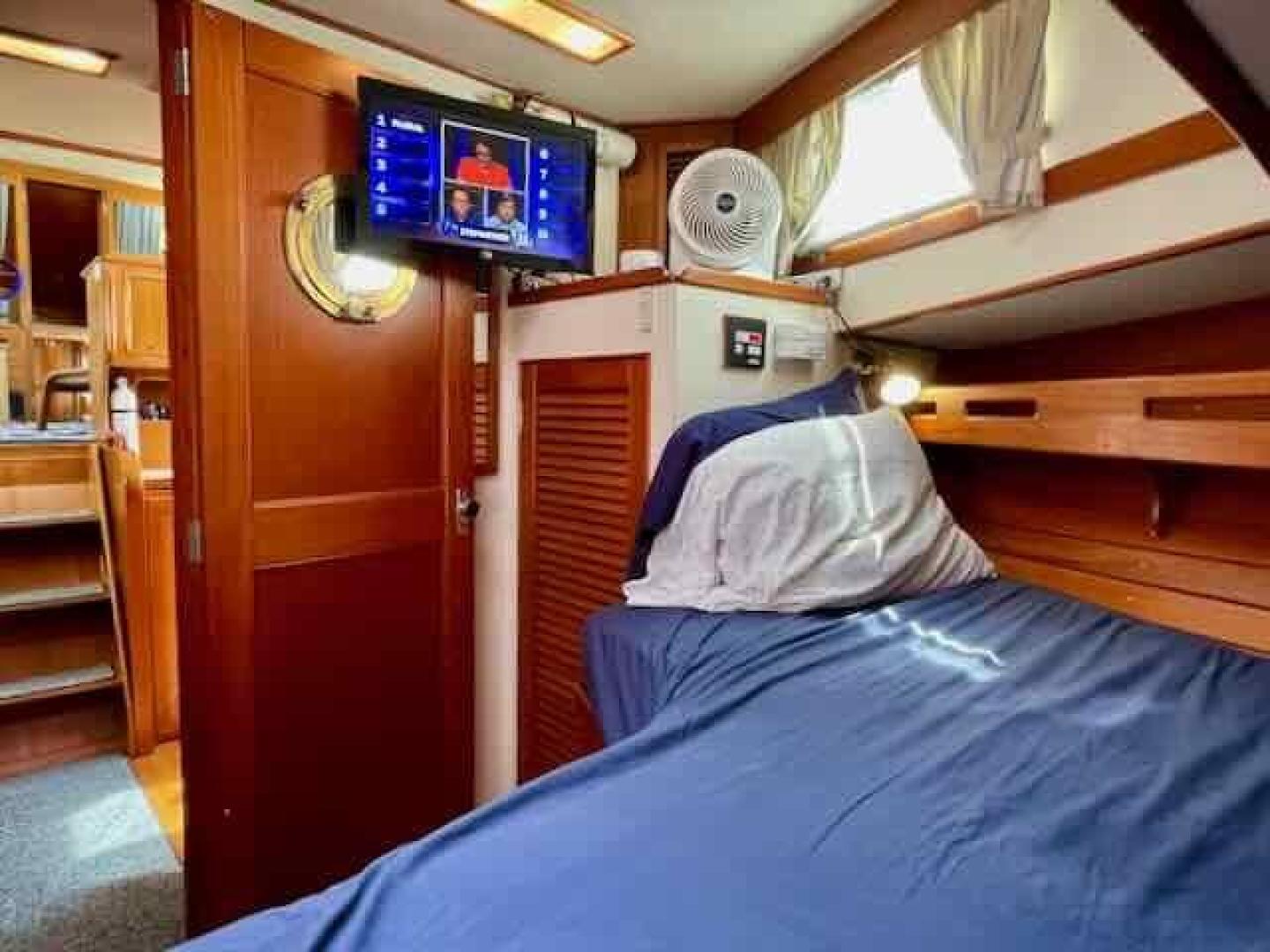 Slide: The Image of Grand Banks 2 Stateroom 46 Classic 1989 - 3420622