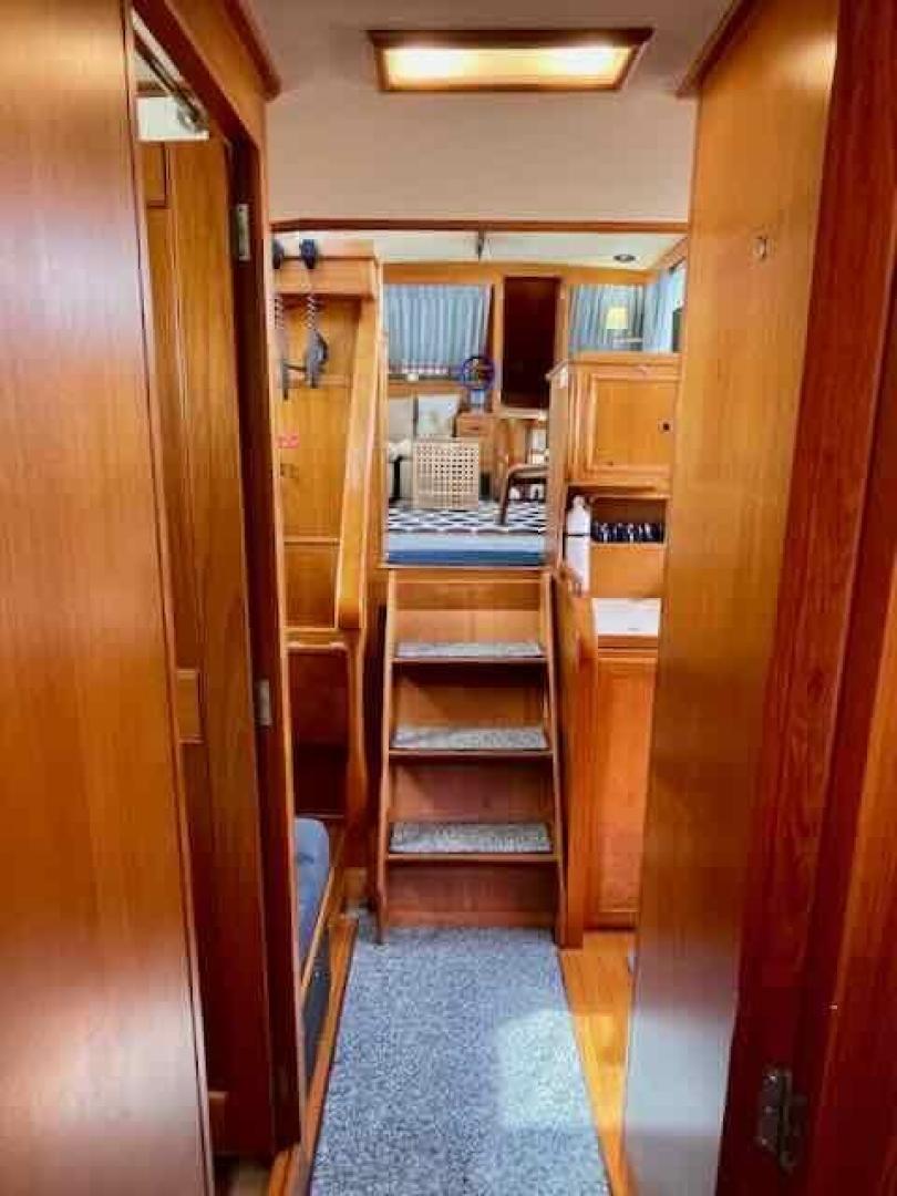 Slide: The Image of Grand Banks 2 Stateroom 46 Classic 1989 - 3420625