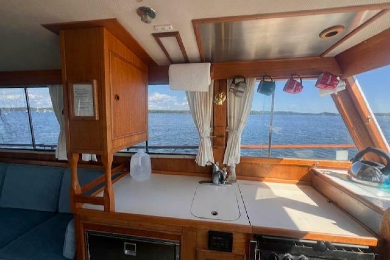 Slide: The Image of Grand Banks 32 Flybridge Trawler (Hull#683) 1980 - 5147592