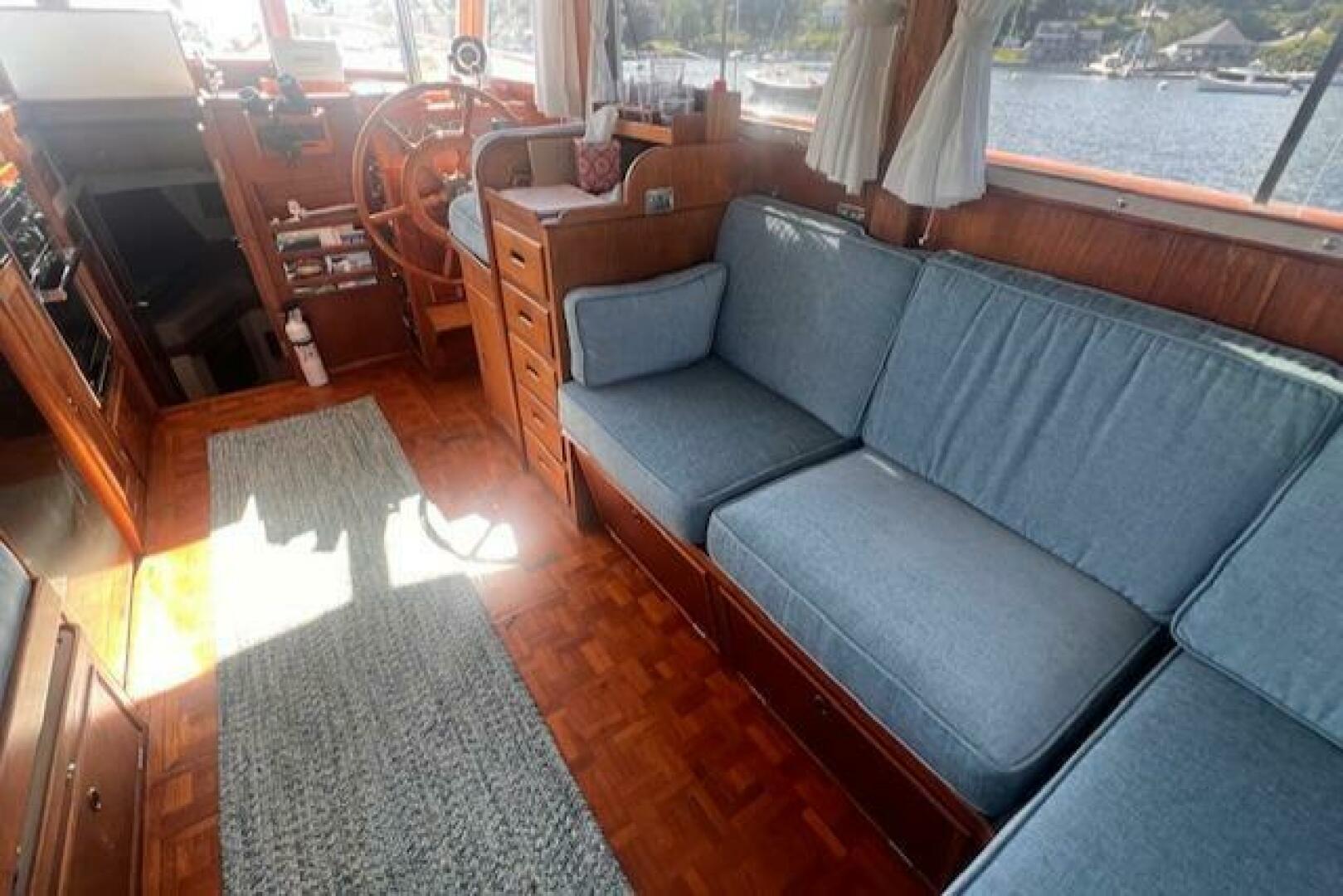Slide: The Image of Grand Banks 32 Flybridge Trawler (Hull#683) 1980 - 5147598