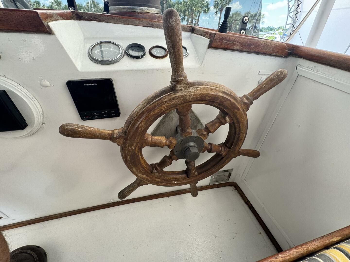 Slide: The Image of Flybridge Helm - 4345883