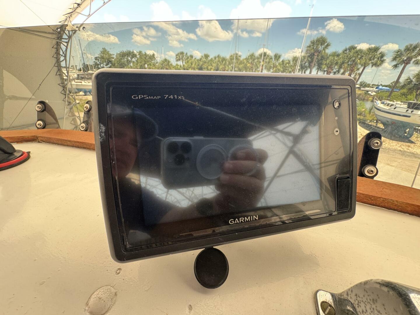 Slide: The Image of Flybridge Garmin GPSmap 741xs - 4345890