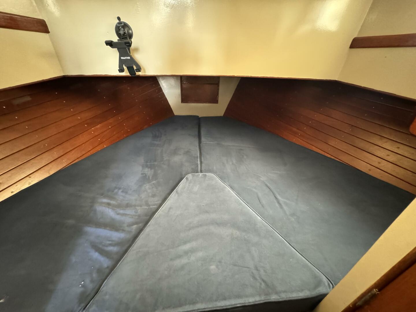 Slide: The Image of V-Berth Full - 4345913