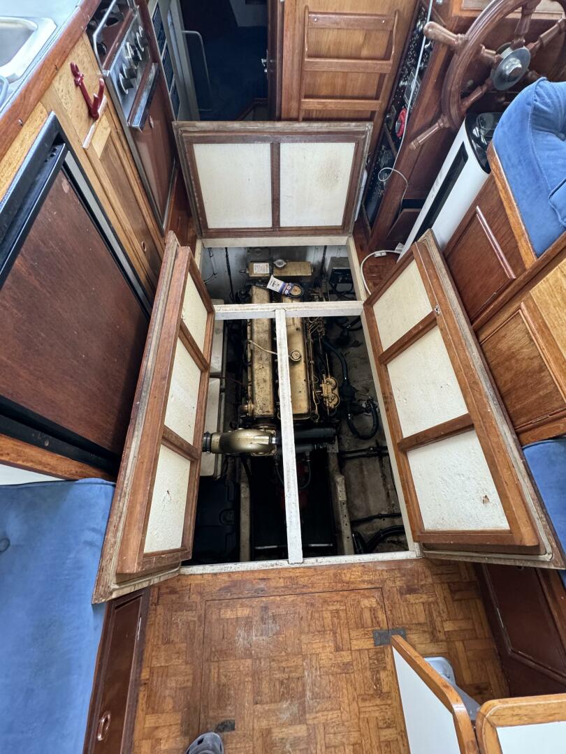 Slide: The Image of Saloon Floor Hatches - 4345924