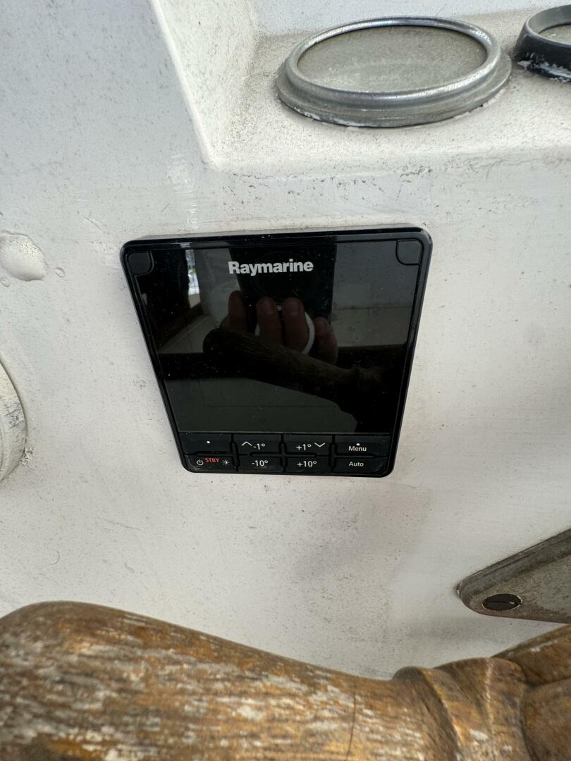 Slide: The Image of Flybridge AutoPilot - 4345943