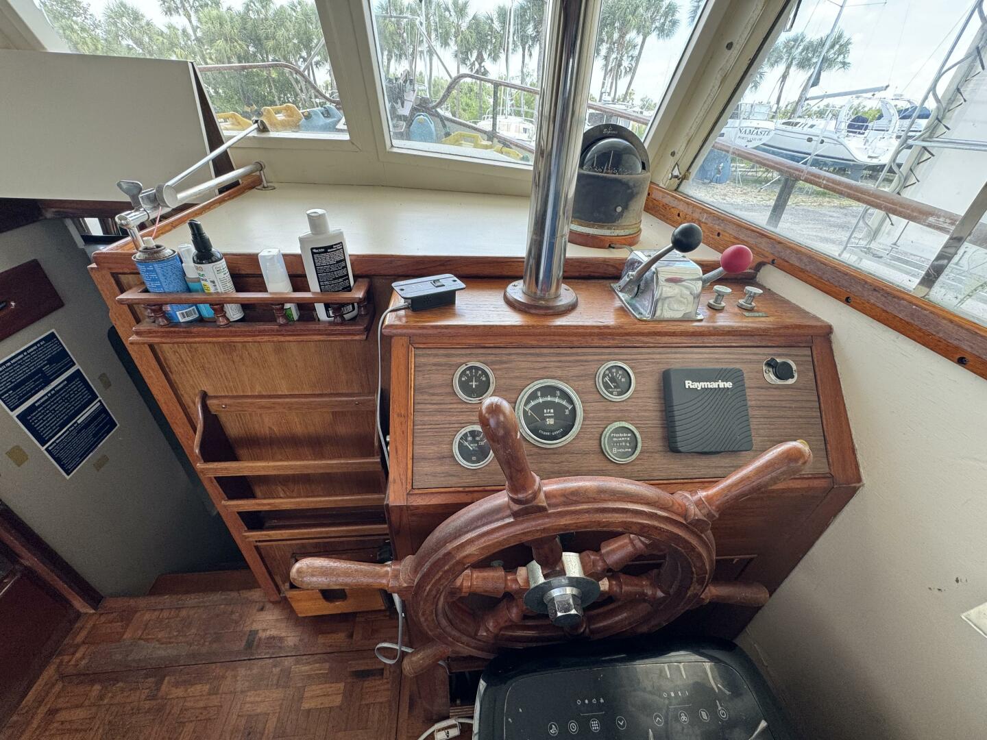 Slide: The Image of Saloon Helm - 4345949