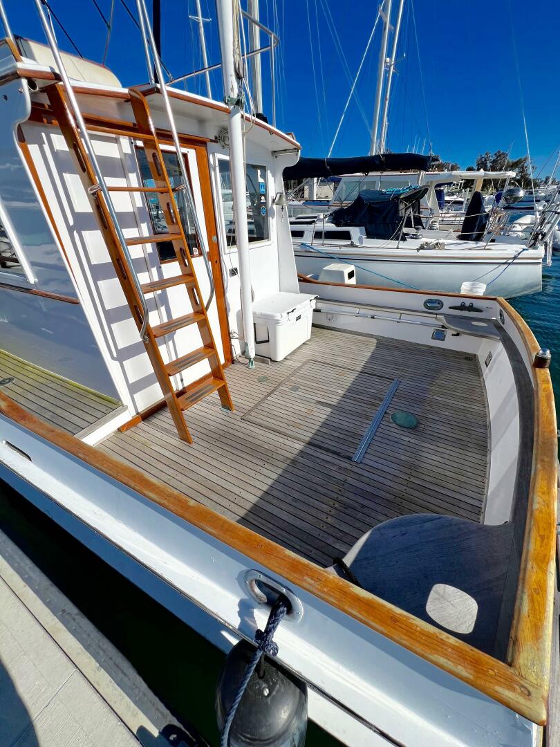 Slide: The Image of Grand Banks 32 Sedan Trawler 1971 - 4335127