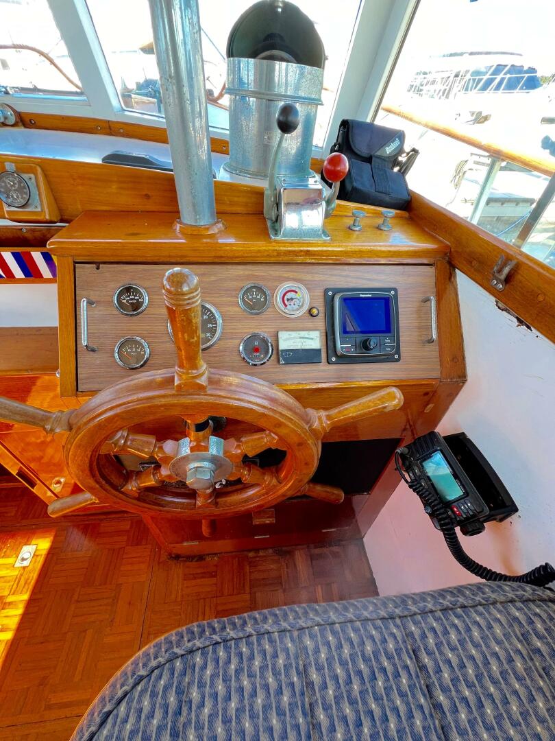 Slide: The Image of Grand Banks 32 Sedan Trawler 1971 - 4335137