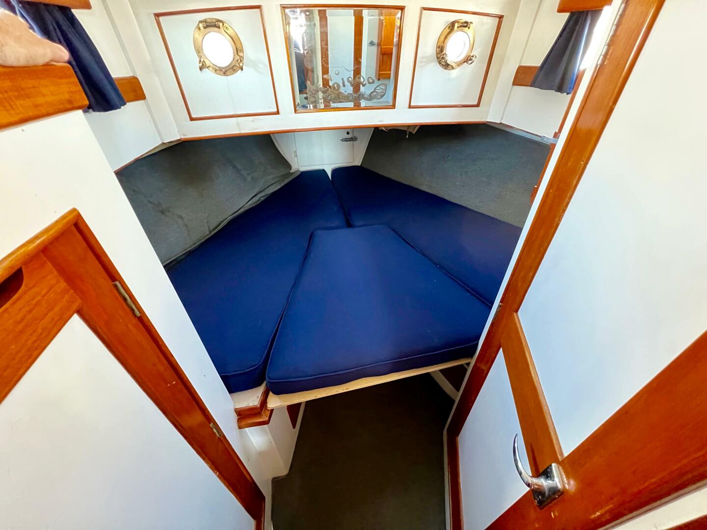 Slide: The Image of Grand Banks 32 Sedan Trawler 1971 - 4335144