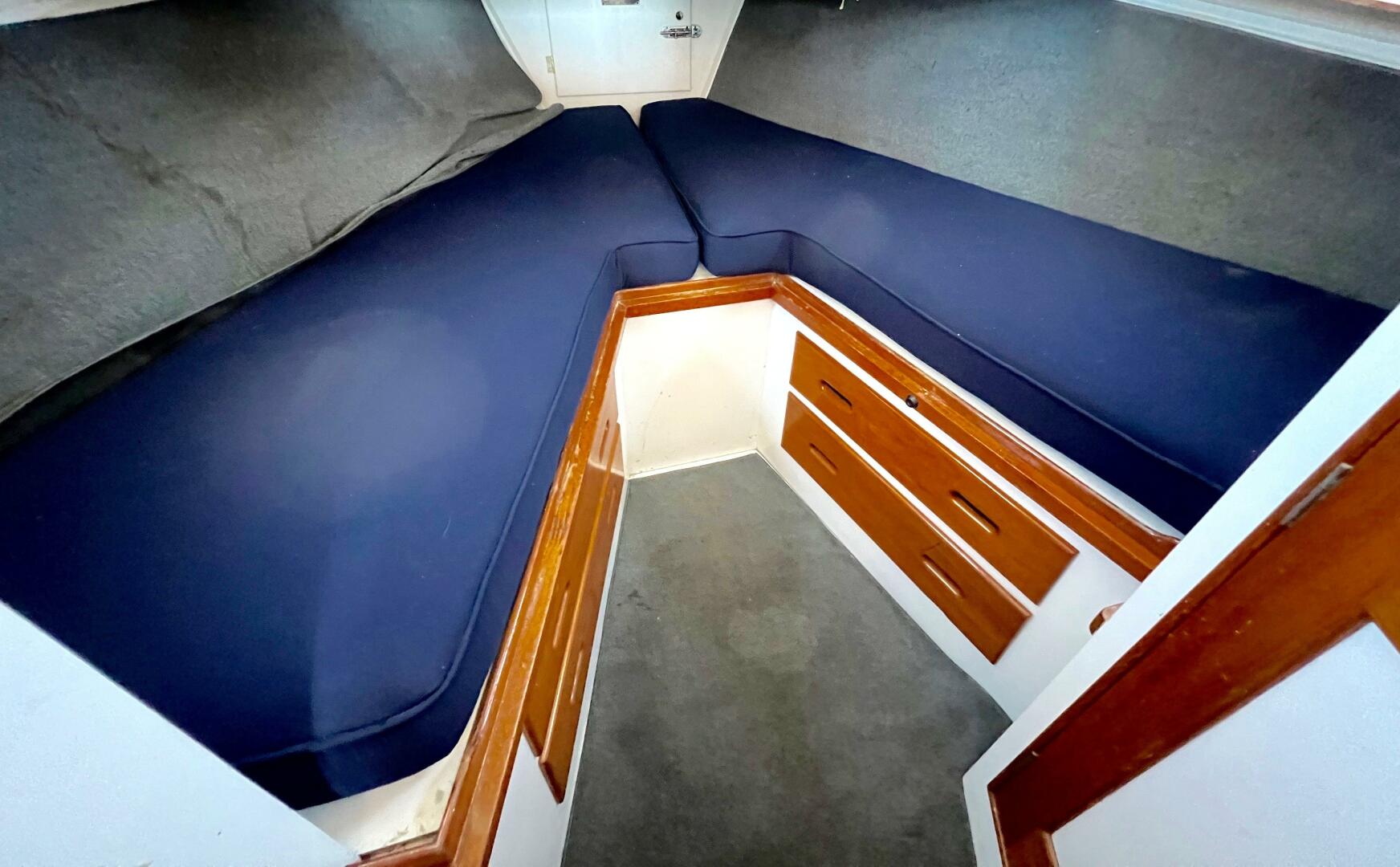 Slide: The Image of Grand Banks 32 Sedan Trawler 1971 - 4335147