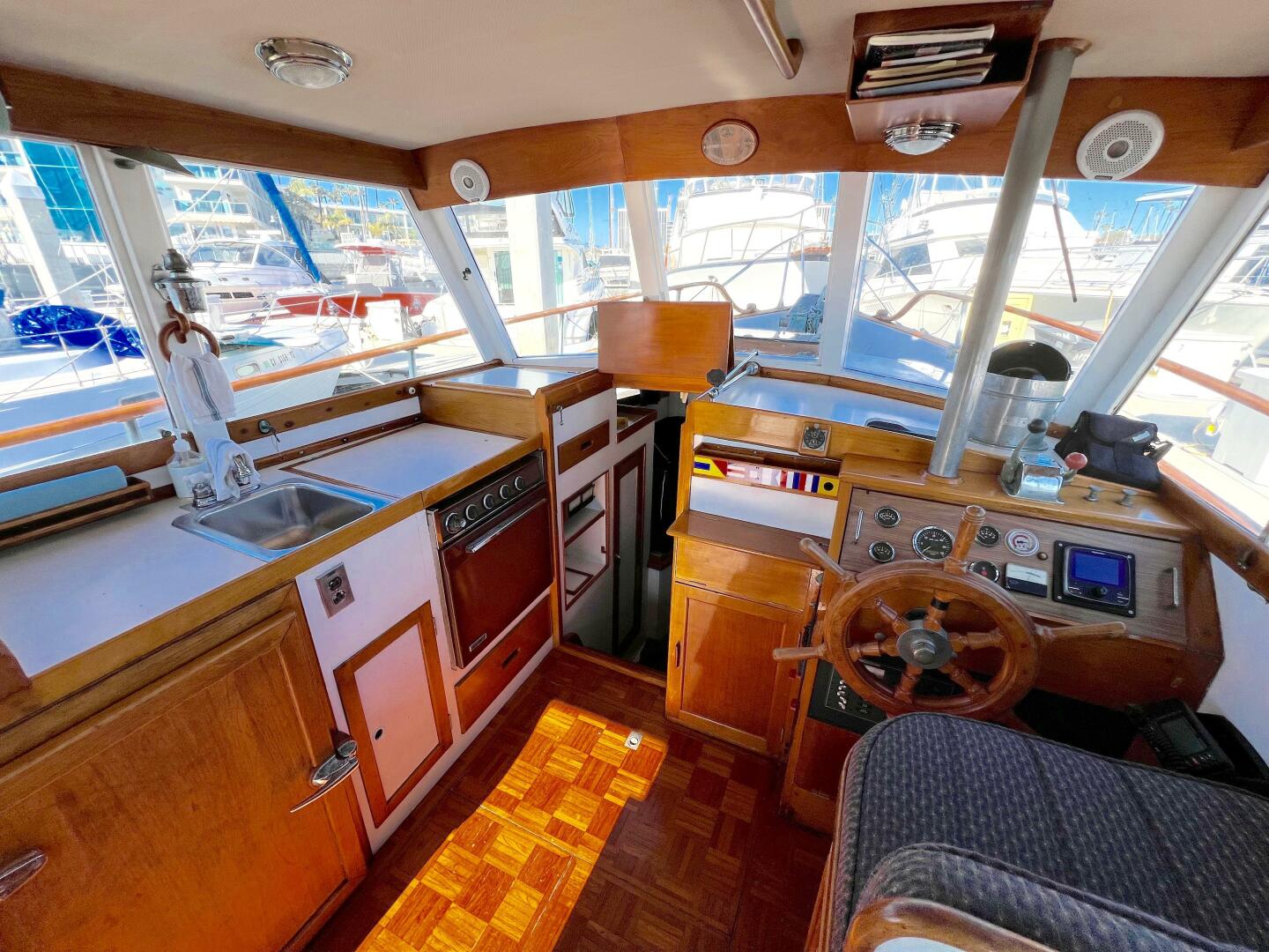 Slide: The Image of Grand Banks 32 Sedan Trawler 1971 - 4335164