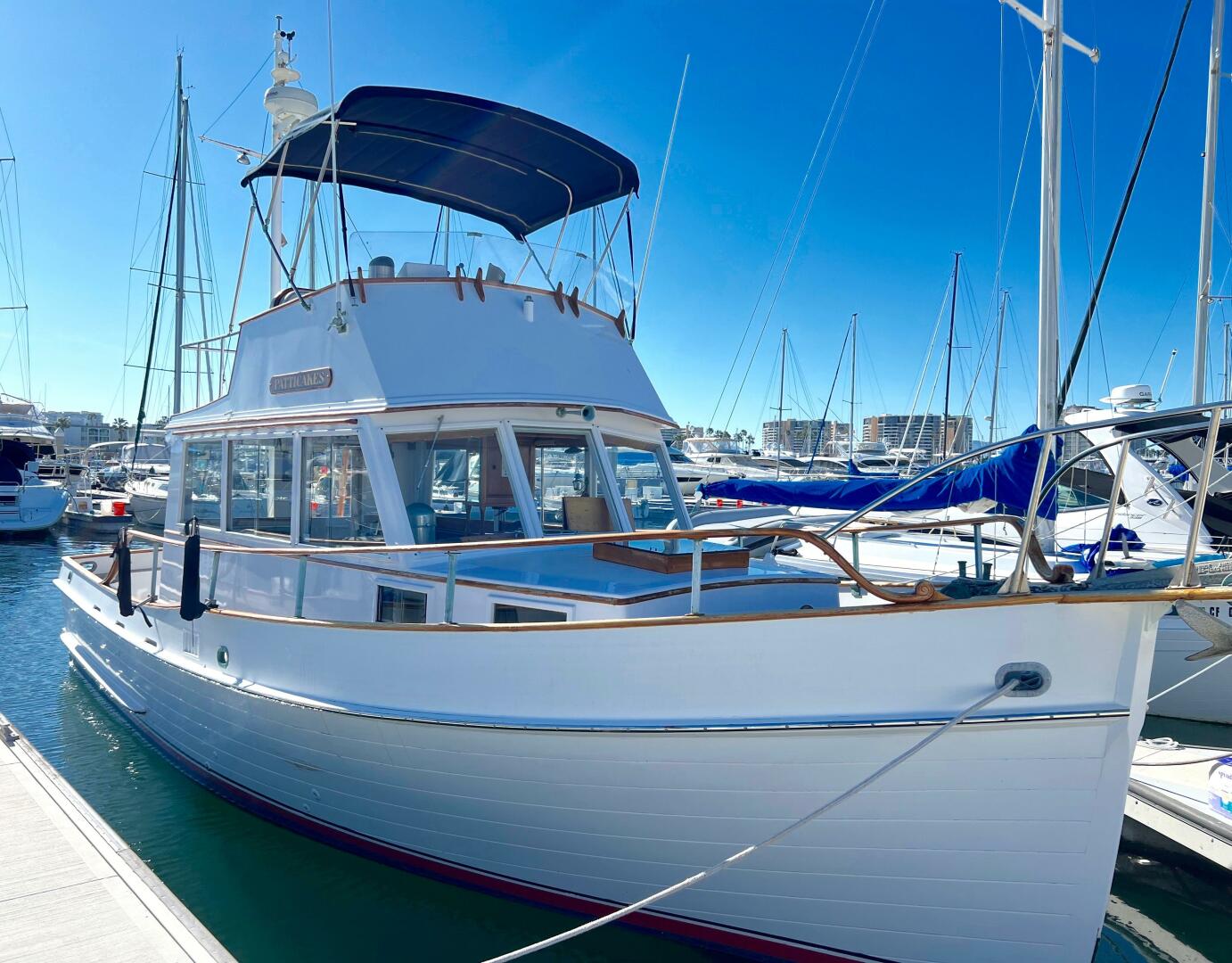 Slide: The Image of Grand Banks 32 Sedan Trawler 1971 - 4335095