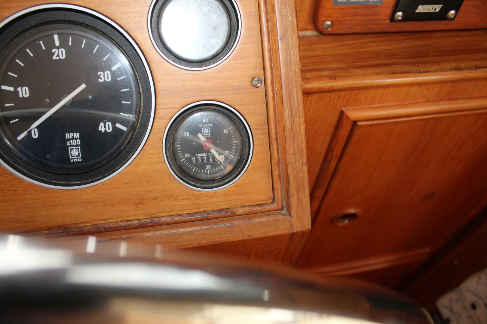 Slide: The Image of Grand Banks 42 Classic 1995 - 5239461