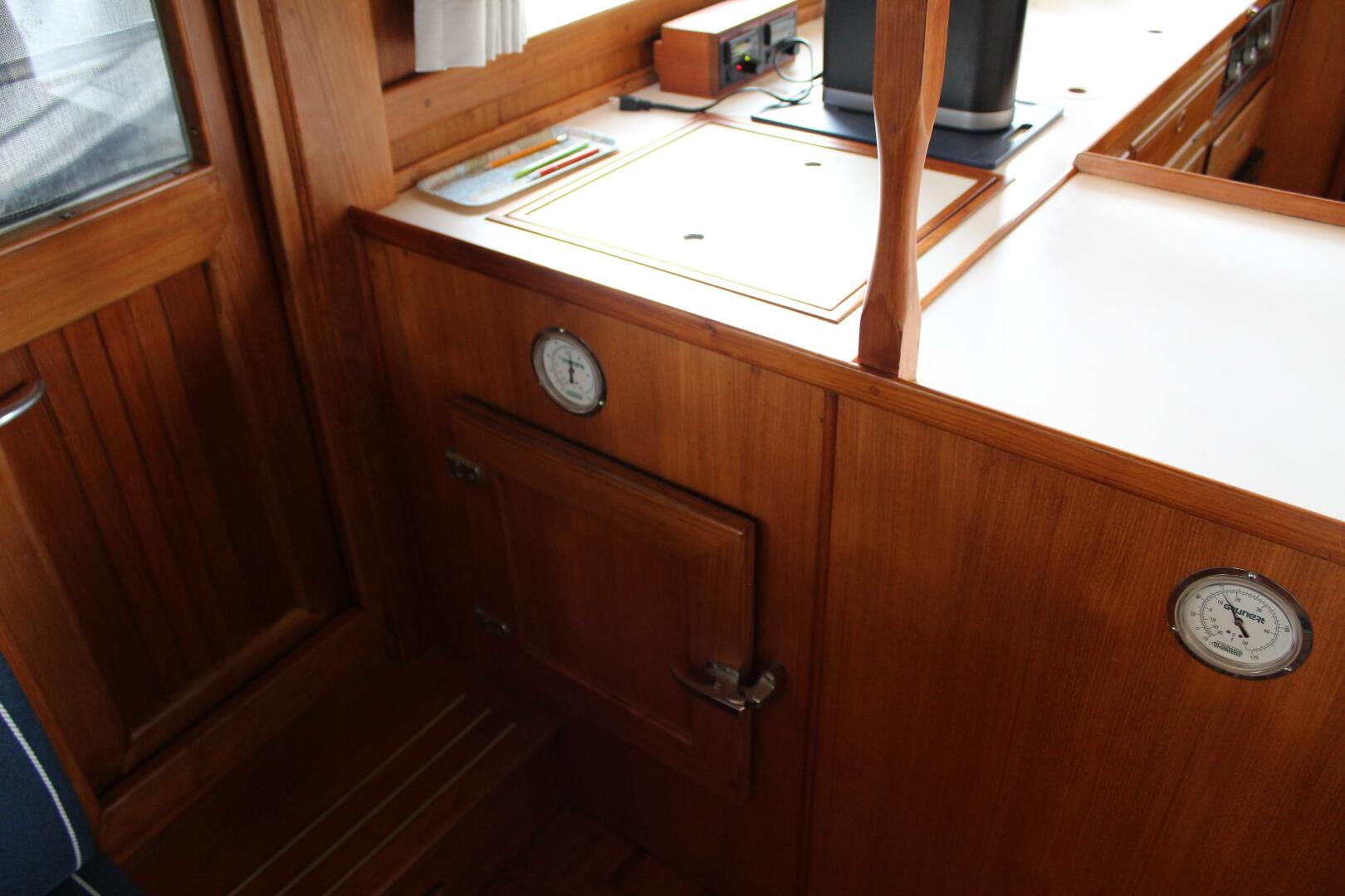 Slide: The Image of Grand Banks 42 Classic 1995 - 5239464