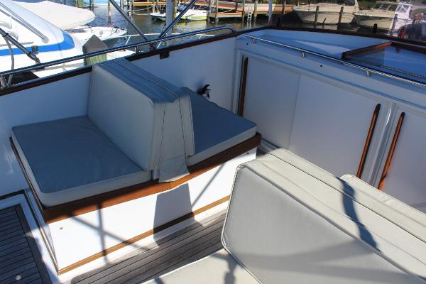 Slide: The Image of Flybridge Seating - 16