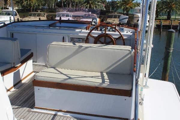 Slide: The Image of Flybridge Seating - 17
