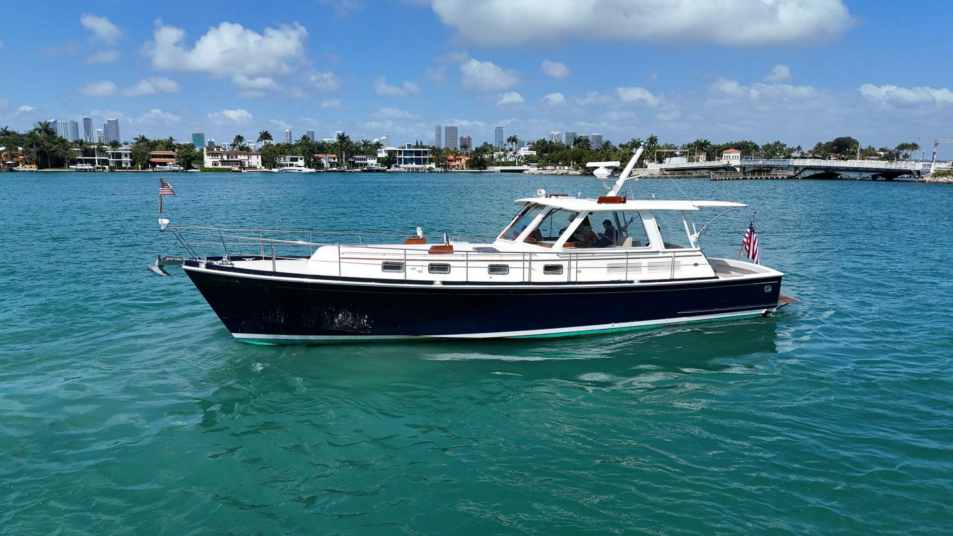 Slide: The Image of Grand Banks 49 Eastbay HX 1999 - 5179772