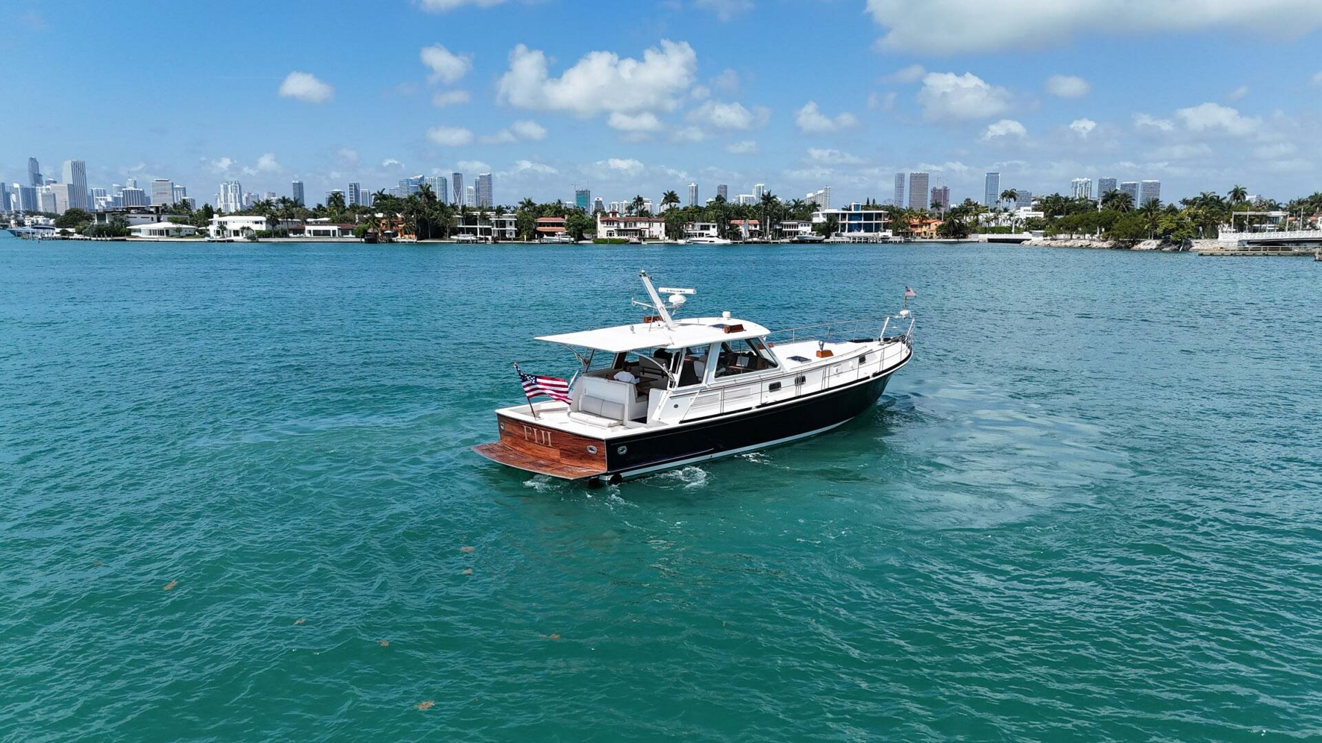 Slide: The Image of Grand Banks 49 Eastbay HX 1999 - 5179774