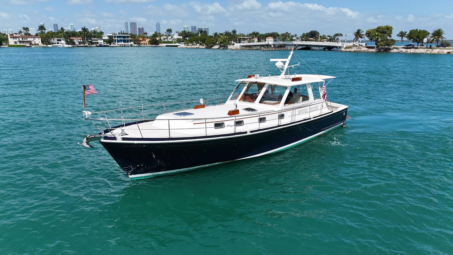 Slide: The Image of Grand Banks 49 Eastbay HX 1999 - 5179775