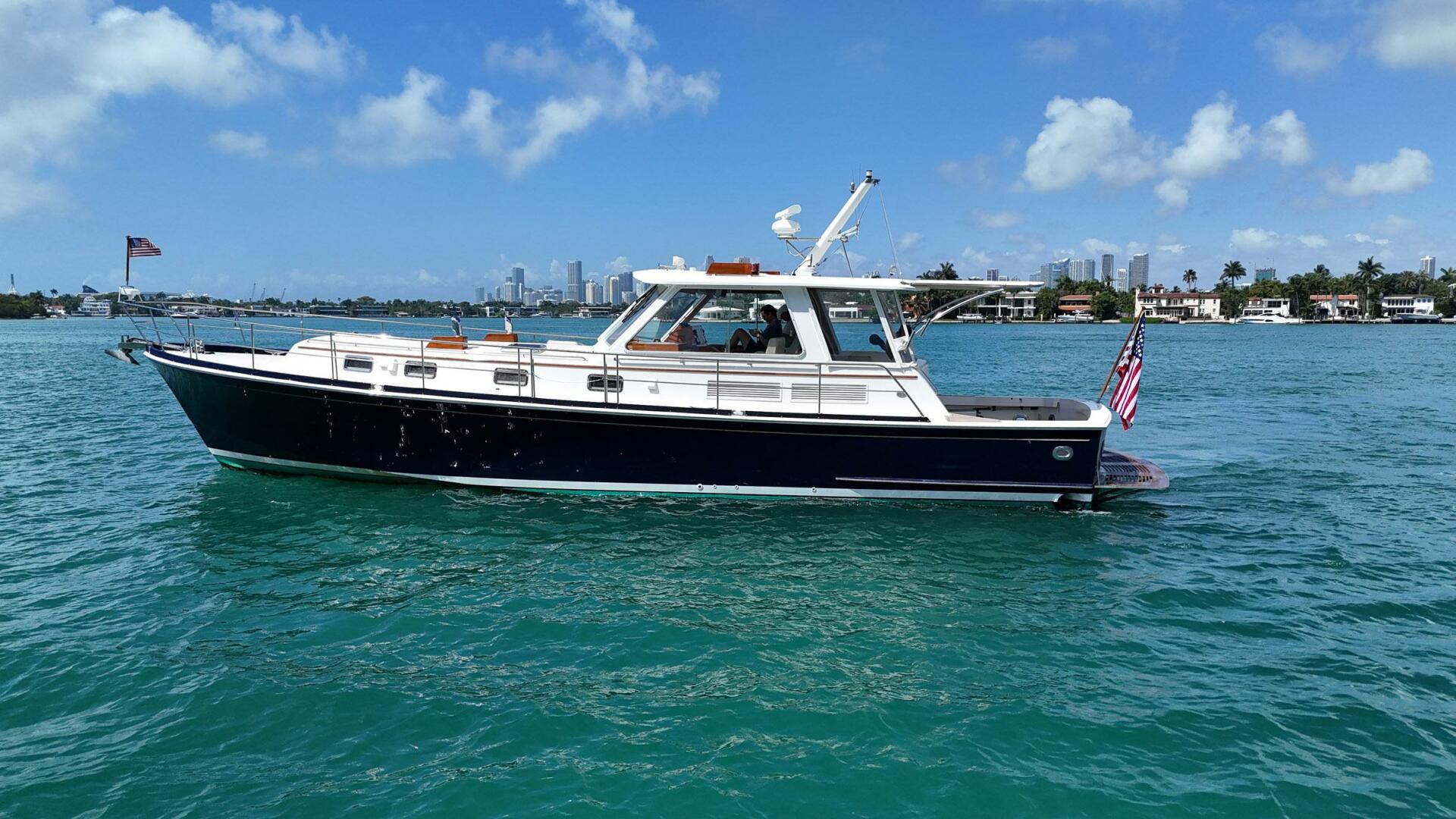 Slide: The Image of Grand Banks 49 Eastbay HX 1999 - 5179776