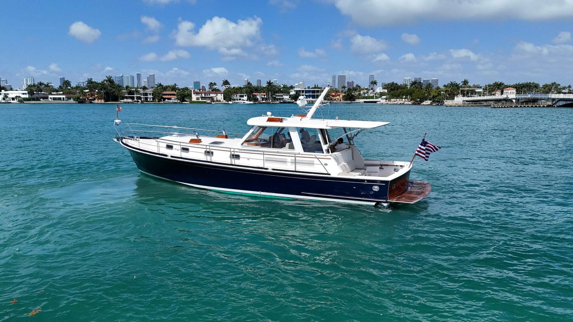 Slide: The Image of Grand Banks 49 Eastbay HX 1999 - 5179777