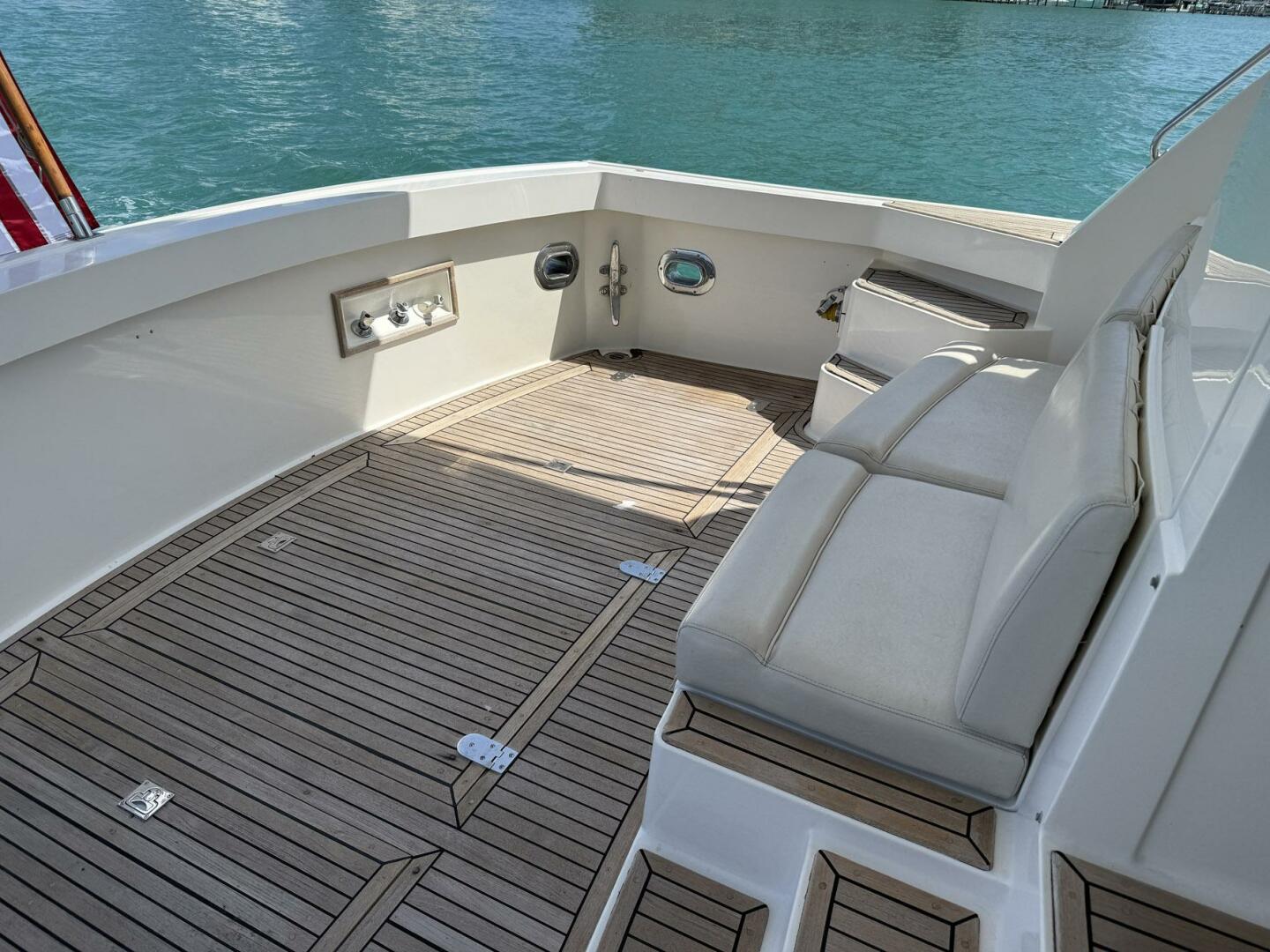 Slide: The Image of Grand Banks 49 Eastbay HX 1999 - 5179782