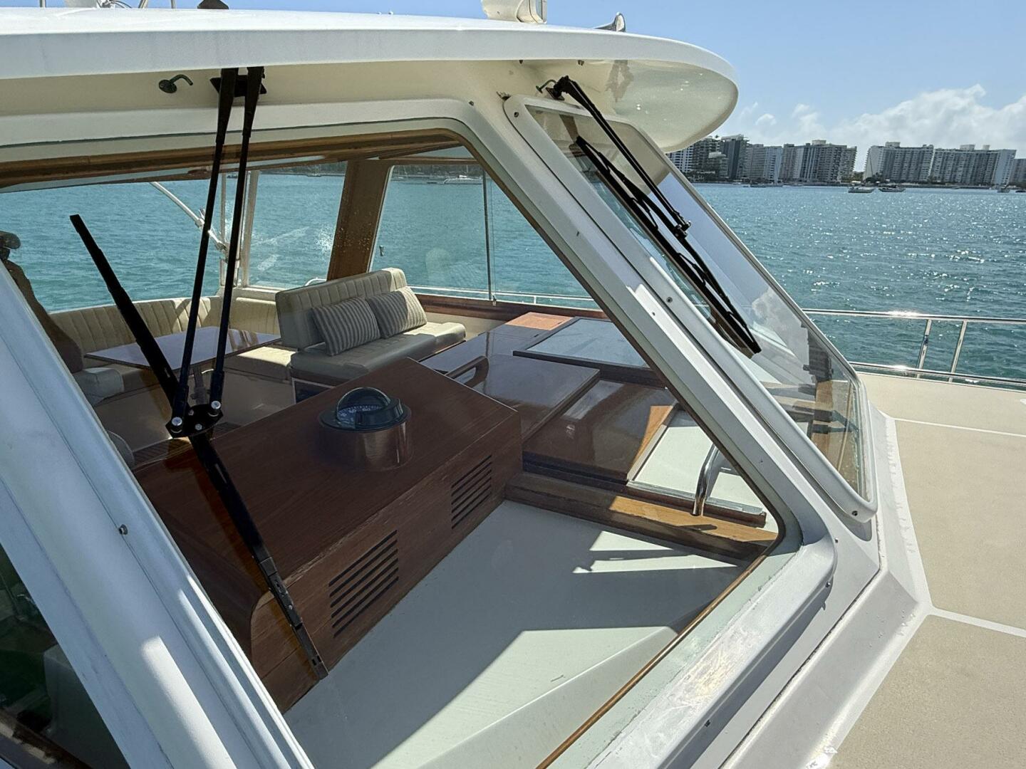 Slide: The Image of Grand Banks 49 Eastbay HX 1999 - 5179789