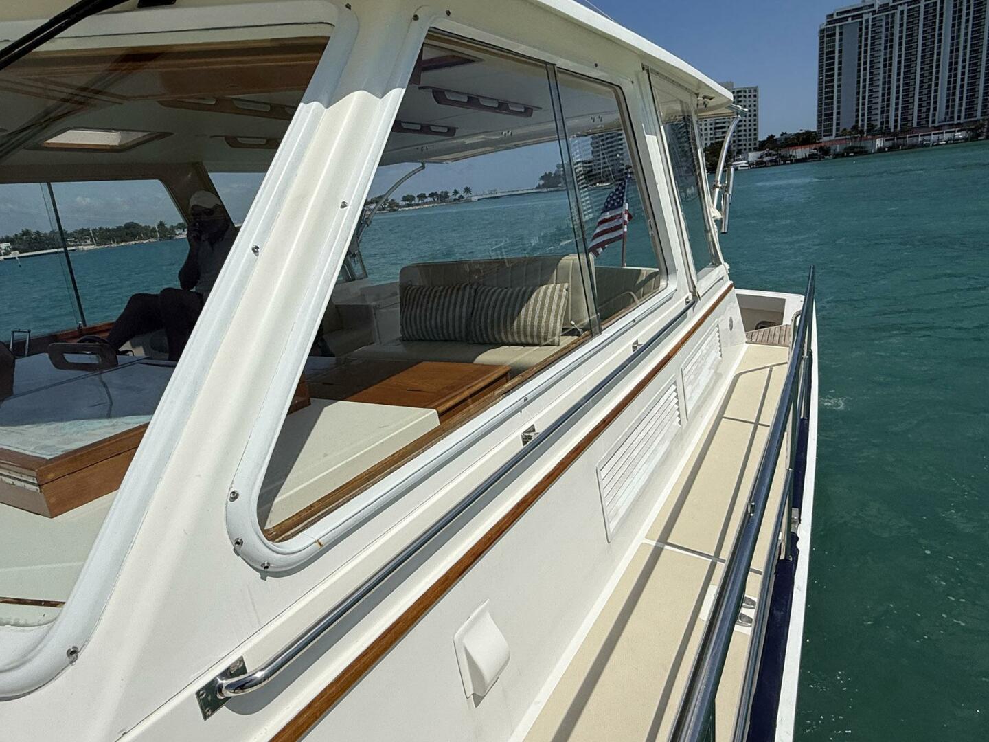 Slide: The Image of Grand Banks 49 Eastbay HX 1999 - 5179791