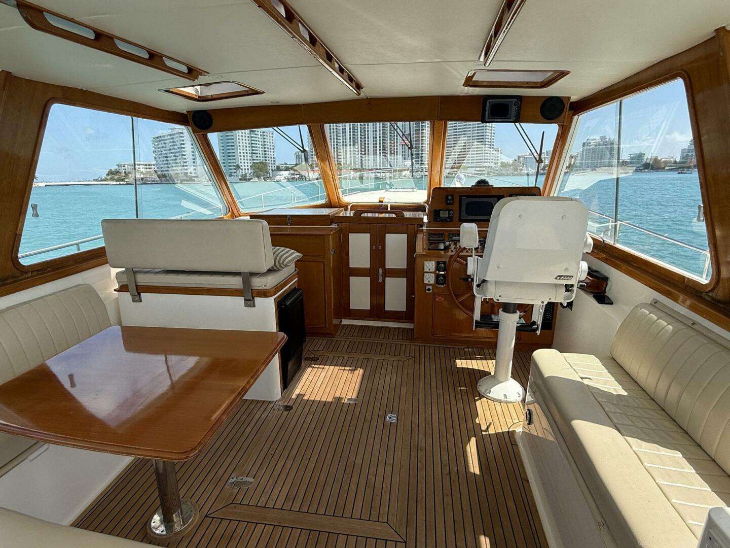 Slide: The Image of Grand Banks 49 Eastbay HX 1999 - 5179802