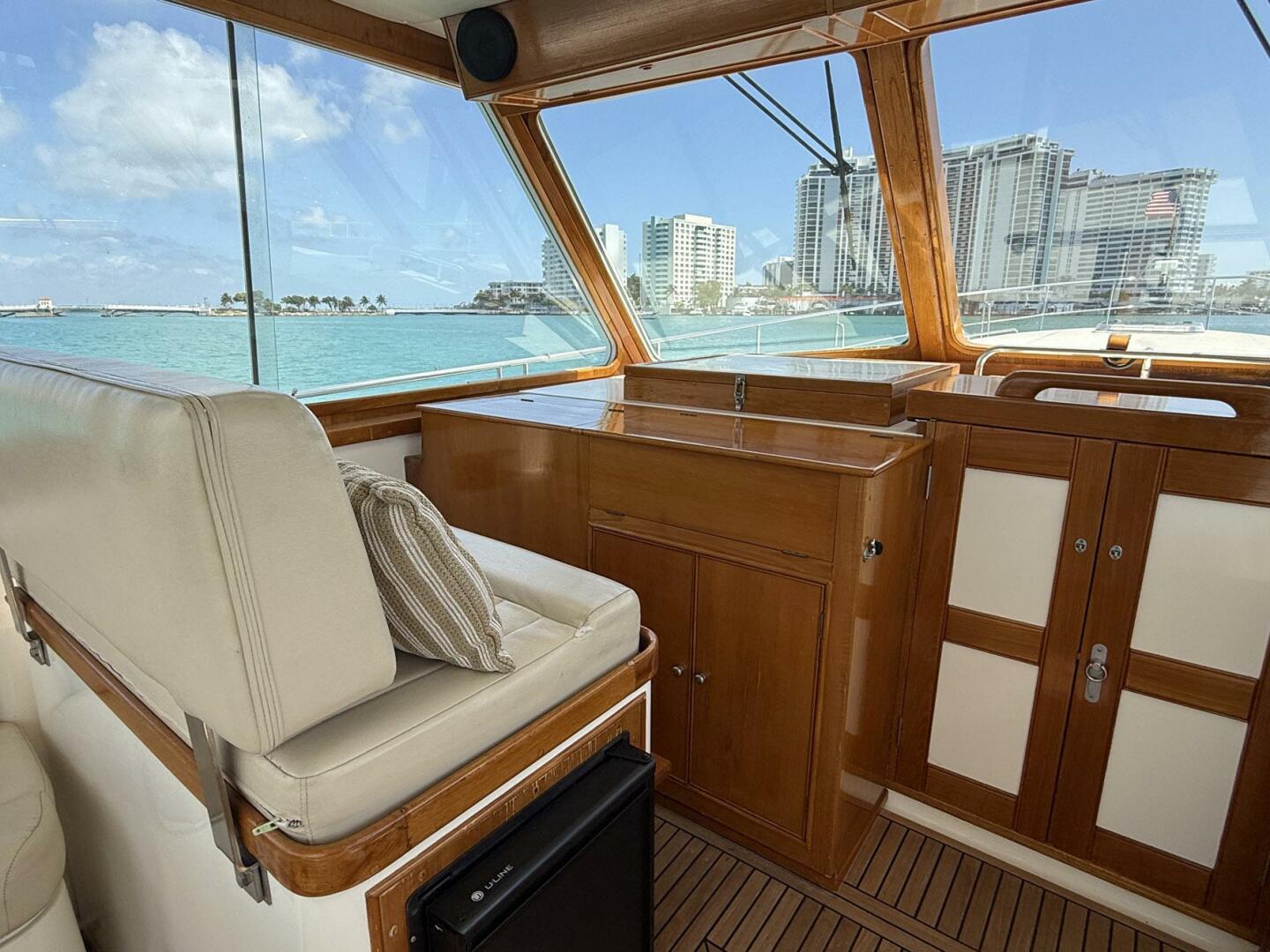 Slide: The Image of Grand Banks 49 Eastbay HX 1999 - 5179804